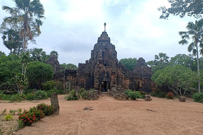 Killing Field & Paddy Rice Fields Tuk Tuk Adventure - What equipment you get, e-bikes, and what to wear