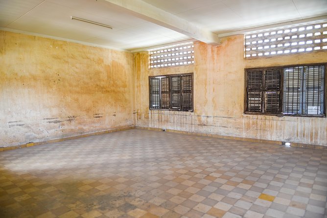 Killing Fields and Prison S21 Bus Tour - What $15 Really Covers in Phnom Penh