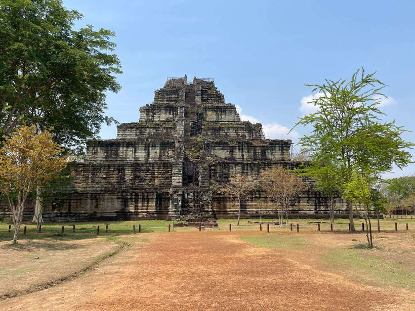 Koh Ker, Kulen Waterfall and Beng Mealea from Siem Reap - Koh Ker: Prasat Thom’s seven-tier pyramid and the rural Khmer capital feeling