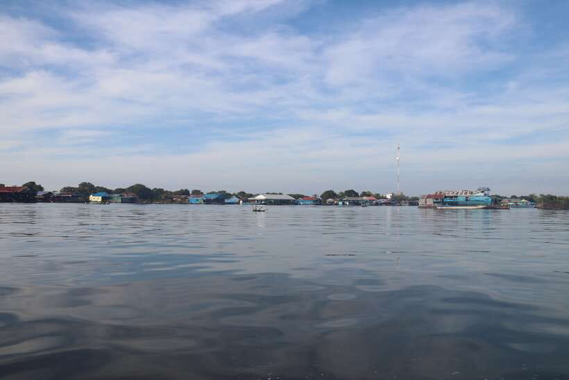 Kompong Khleang Floating Village: Full-Day from Siem Reap - Stops en route: markets, sticky rice, and the sensory stuff to expect