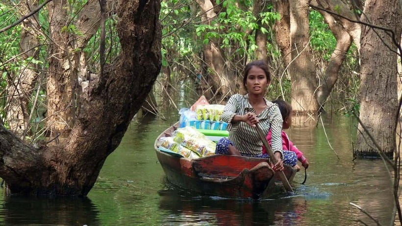 Kompong Phluk Floating Village Tour from Siem Reap - Tonlé Sap Lake Sightseeing: Birds, Buffalo, and Fishing in the Shallows