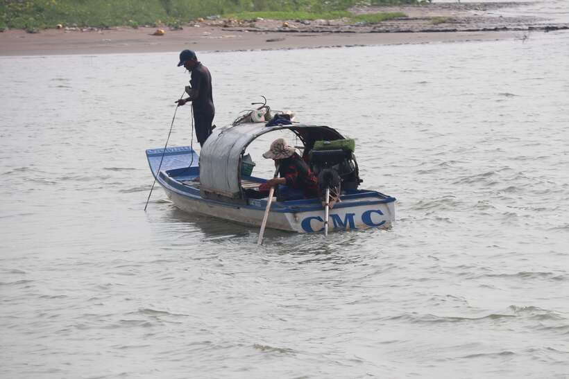 Kompong Phluk Floating Village Tour from Siem Reap - Lunch, Water, and What to Bring for a 4 Hour Excursion
