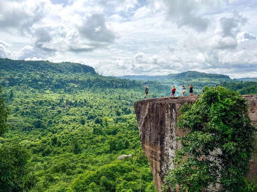 Kulen Mountain: Small-Group Tour and Picnic lunch - Poeng Ta Kho photo stop: the cliff moment in a time-friendly package