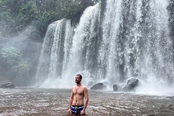 Kulen Mountain Waterfall Tour with Picnic Lunch from Siem Reap - Poeng Ta Kho cliff viewpoint: a photo stop with real payoff