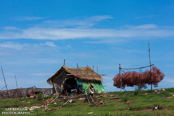 Mechrey Floating Village Tour & Mangrove from Siem Reap - The lake cruise on Tonle Sap: where the views open up