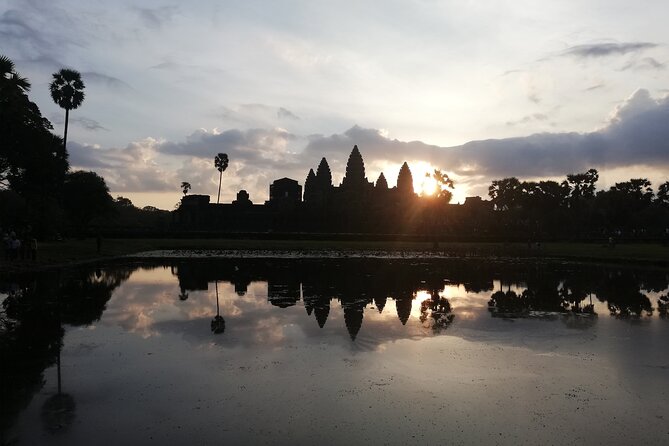 One Day Angkor World Heritage Tour - Bayon and Angkor Thom in 1 hour: those faces, and the Jayavarman VII angle