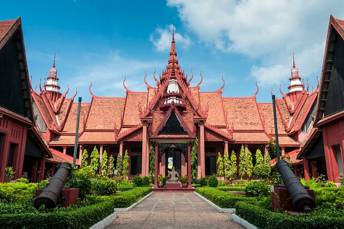 One Day Private Guide Tours History in Phnom Penh Incl. admission - National Museum: where Khmer sculpture finally makes sense