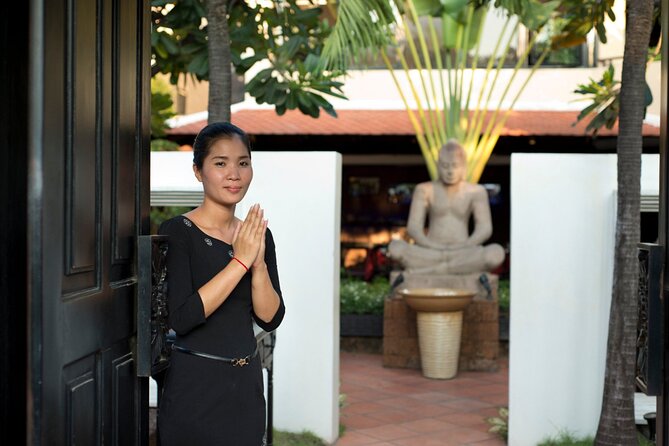 One Day Private Guide Tours History in Phnom Penh Incl. admission - Independence Square and the Sihanouk statue: short stops with big symbolism