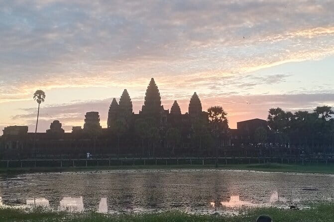 One Day Sunrise Private Tour at Angkorwat with Major Temples - Angkor Wat sunrise: getting the best views before the crowds and heat