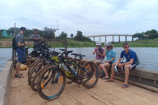 Oudong Mountain And Floating Village Cycle Tour - Communities beyond the main tourist map: crafts, Muslims, and working life