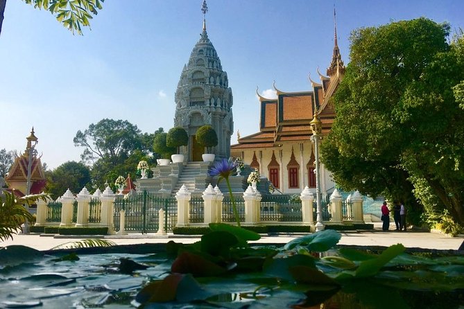 Oudong Mountain and Phnom Penh Full Day Private Tour - Phnom Oudong and the Meditation Center: A Different Tone from the Palaces