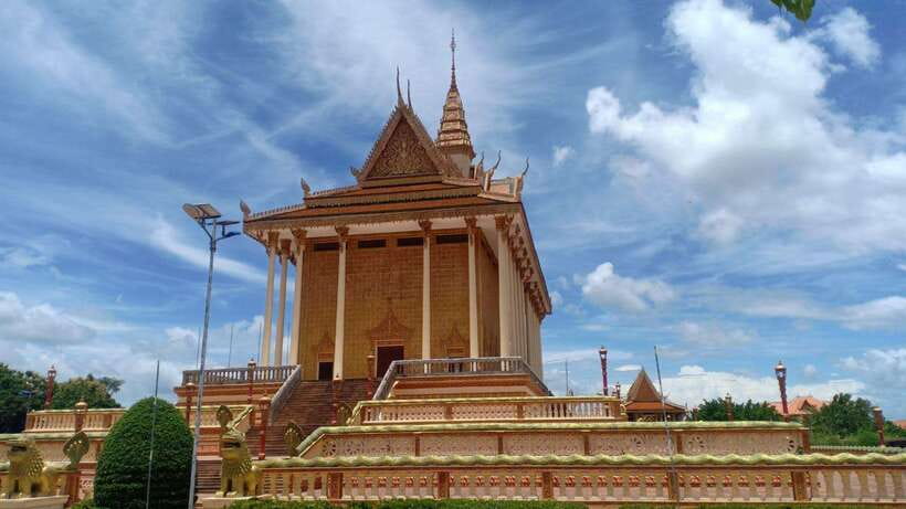 Oudong Mountain - Phnom Penh Former Capital Private Day Tour - Wat Phnom to Lady Penh: the history thread you’ll carry all day