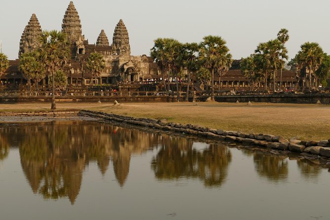 Personalised Angkor Wat Day Tour by an Air-conditioned Car - Angkor Wat first: Suryavarman II and your main temple moment
