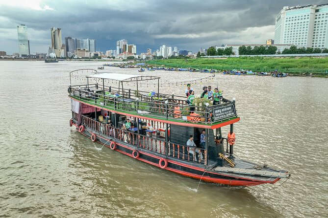 Phnom Penh Bike & Boat Sunset Tour / E-Bike Available - Prek Bongkong Pagoda: Buddhism and community context