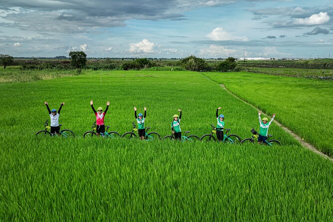 Phnom Penh Bike & Boat Sunset Tour / E-Bike Available - The timing trick: starting at 2:30 pm for sunset