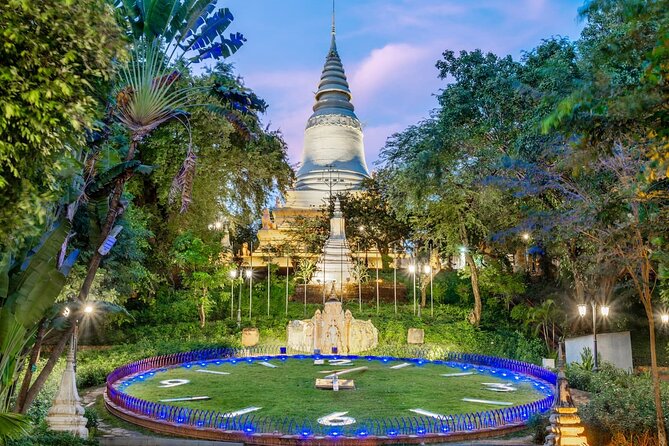 Phnom Penh city Tour by Cyclo - Starting at Sorya Center Point, then letting the city flow