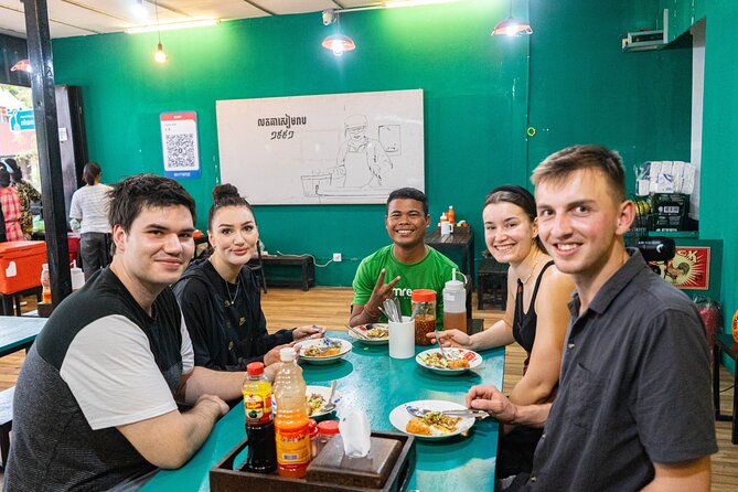 Phnom Penh Evening Food Tour - Inclusive 5 stops local Tastings - First, the vibe: 5:30 pm is when Phnom Penh turns snacky