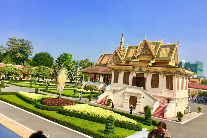 Phnom Penh Full Day Private Tour Included All Admission Tickets - Choeung Ek Killing Fields: seeing the aftermath