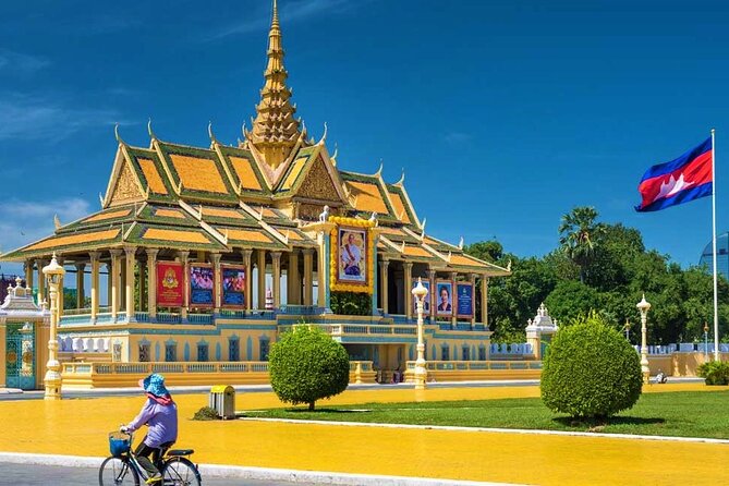 Phnom Penh Full Day Private Tour Included All Admission Tickets - Wat Ounalom on the riverfront: a quieter monastery stop