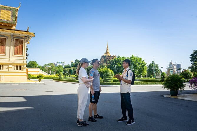 Phnom Penh: Highlights Tour Including National Museum - Stop 2: Royal Palace complex and the Silver Pagoda focus