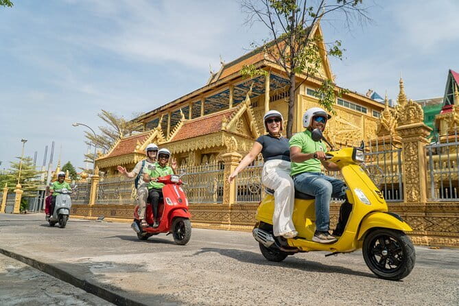 Phnom Penh: Highlights Tour Including National Museum - The Vespa ride setup: comfort, safety, and pace