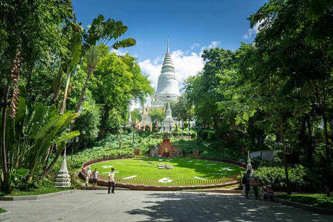 Phnom Penh Historical Tour - Guides that keep the day clear and humane