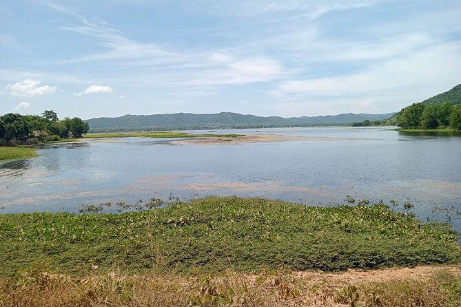 Phnom Penh Kampot Kep Tour "Pepper Farm, Salt Field, Crab Market" - Salt fields in the dry season: what to expect when they are included