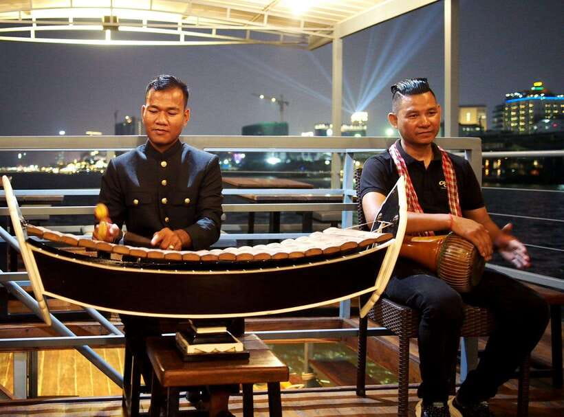 Phnom Penh: Mekong Sunset Dinner Cruise with Live Music - River sights you’ll enjoy from the water