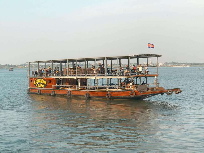 Phnom Penh: Mekong Sunset Dinner Cruise with Live Music - Meeting point and timing, without the last-minute panic