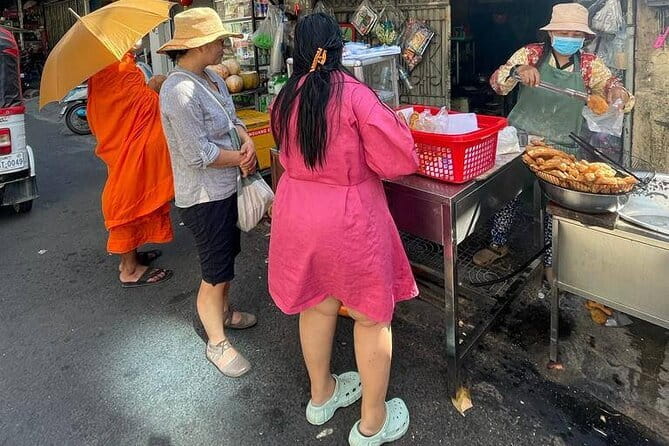 Phnom Penh Morning Breakfast, Market and Art Tour by Tuktuk - How the 8:30 am Tuktuk Start Makes Phnom Penh Feel Normal