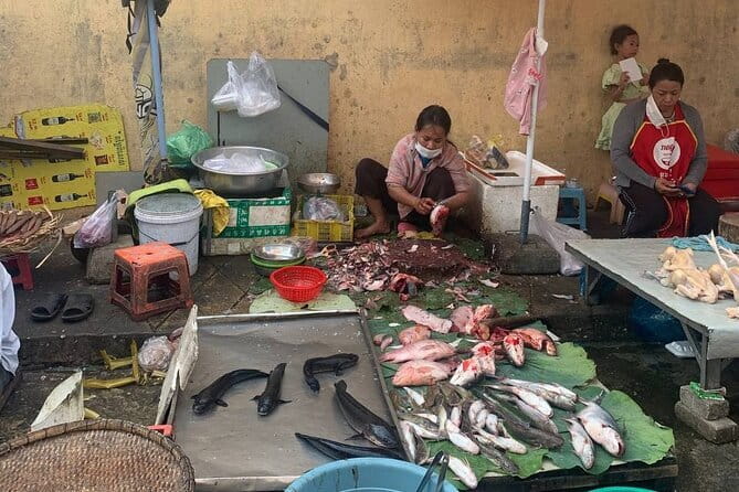 Phnom Penh Morning Breakfast, Market and Art Tour by Tuktuk - Small-Group Comfort, Private Tuktuk, and the Flow Between Stops