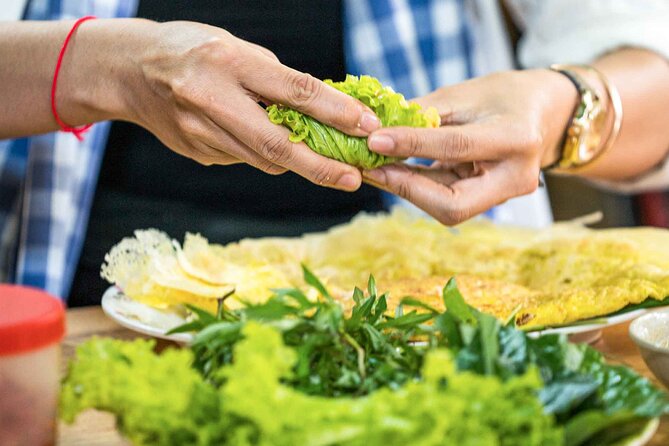 Phnom Penh Morning Market & Food Tour by Tuktuk - Includes All Food & Drinks! - What to Expect from the Food (And How to Prepare)