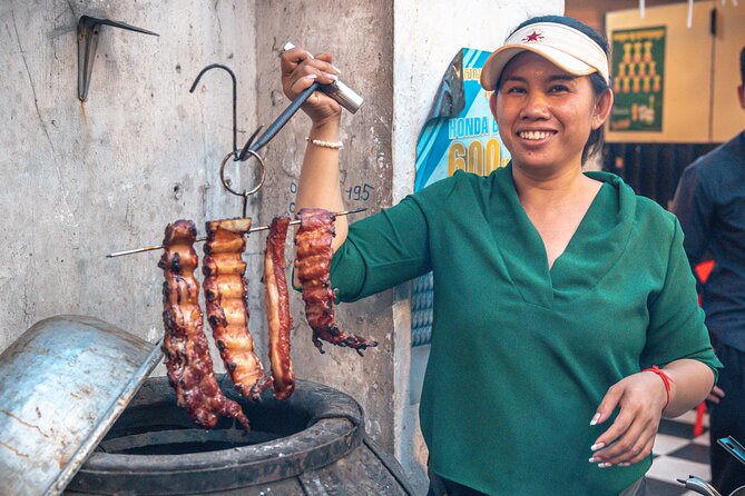 Phnom Penh’s Culinary Underground: Local Food Tour by Tuk-tuk - A 5:30 pm tuk-tuk food crawl through Phnom Penh’s real night life