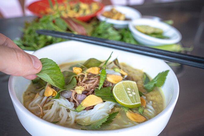 Phnom Penh’s Culinary Underground: Local Food Tour by Tuk-tuk - The food stops that shape the whole experience