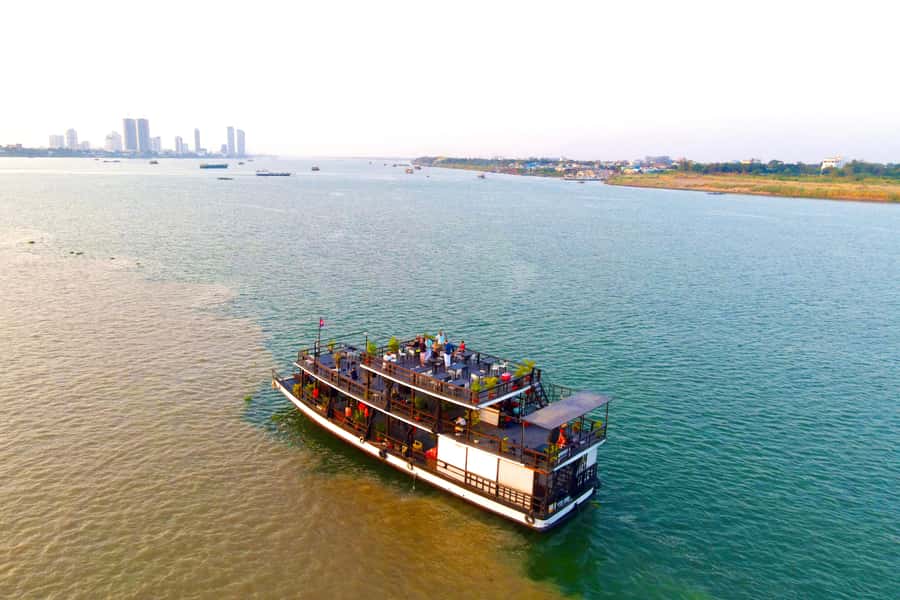 Phnom Penh: Sunset Cruise with Unlimited Beer &Fruit platter - A few practical tips to make your cruise smoother