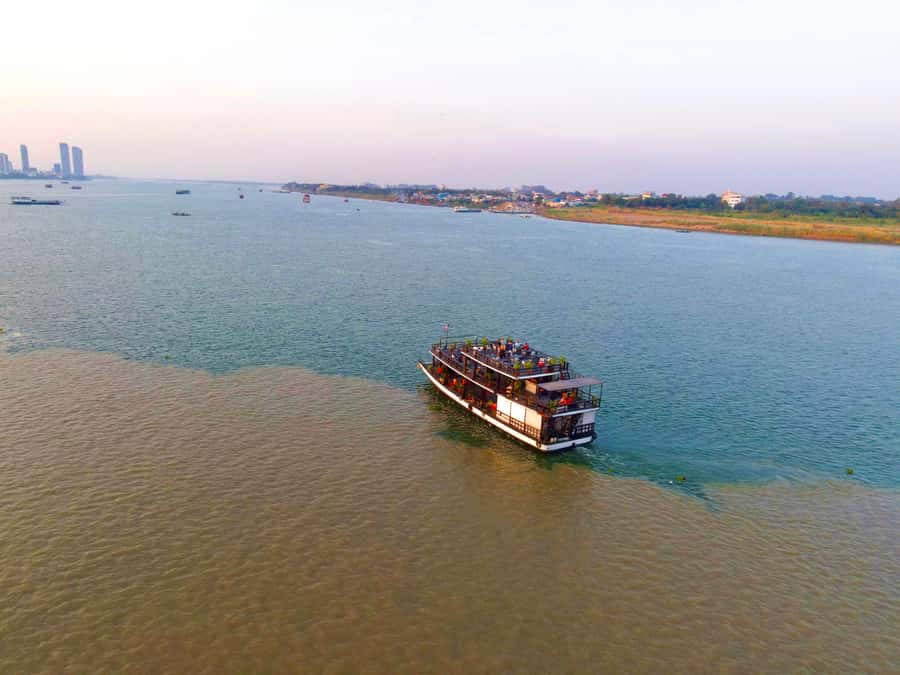 Phnom Penh: Sunset Cruise with Unlimited Beer &Fruit platter - Who should book this cruise, and who should skip it