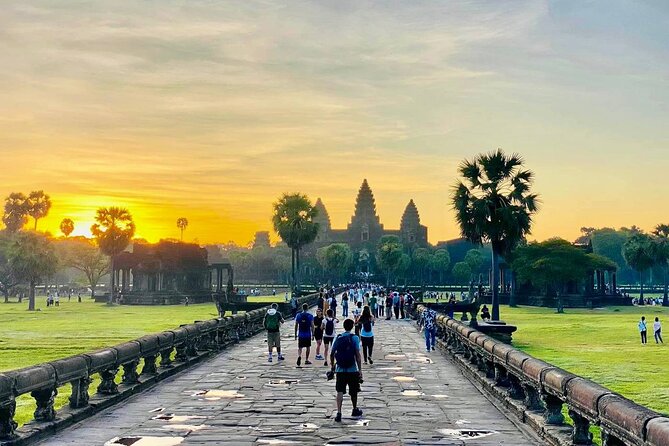 Phnom Penh to Siem Reap, Angkor Wat & Return, 2 Day Private Tour - Arriving in Siem Reap the right way