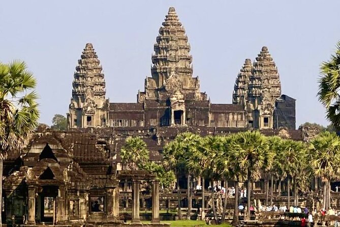 Phnom Penh to Siem Reap, Angkor Wat & Return, 2 Day Private Tour - Day 1 stops: Oudong Hill, Skun Market, and quieter Angkor-era ruins