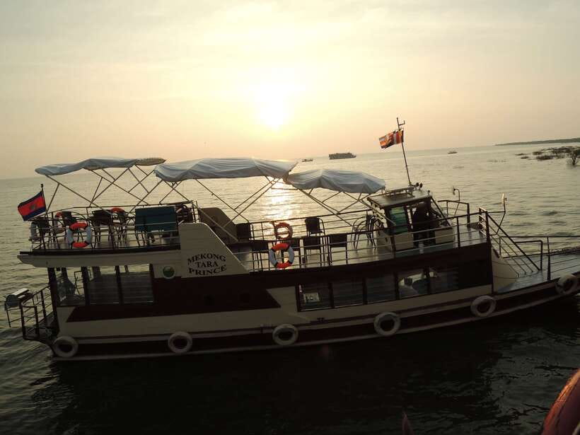 Phnom Penh to Siem Reap cruise/land tour (one way) - Cruising Cambodia’s river life, not just passing through