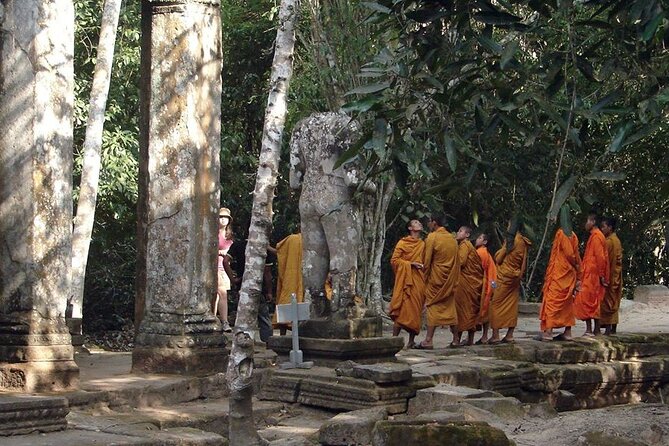 Preah Khan, Neak Pean and Pre-Rup Private Tour - Eastern Mebon and Pre Rup: temple-mountain energy without a full day