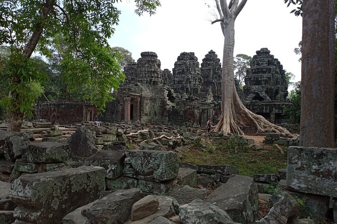 Preah Khan, Neak Pean and Pre-Rup Private Tour - Srah Srang: a quieter water feature stop before hotel time