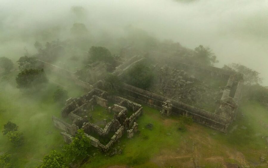 Preah Vihear, Koh Ker and Beng Mealea Private Day Tour - Koh Ker Complex: Prasat Ling and Prasat Bram in the heat