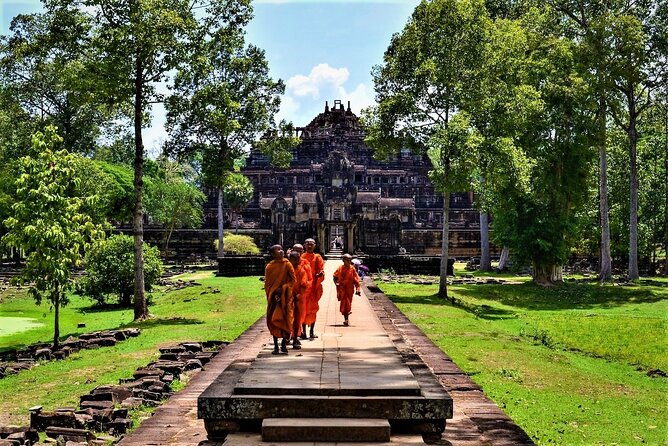 Private 2 Days Angkor Wat Sunrise and Discover all Major Temples - Getting Started in Siem Reap: Pickup, Comfort, and a 4:30 Wake-Up
