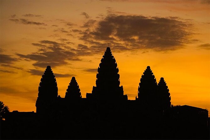 Private Angkor Sunrise Bayon Ta Prohm Bonteay Srie Vip Tour - Why a 4:40 am Angkor sunrise changes everything
