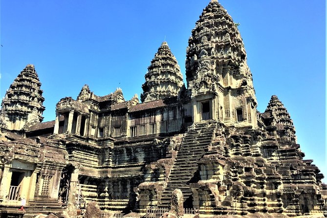 Private Angkor Sunrise Bayon Ta Prohm Bonteay Srie Vip Tour - The South Gate to Bayon face towers, plus galleries of real life