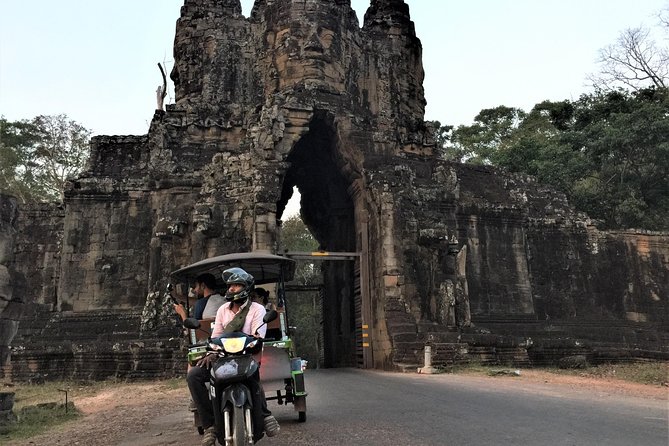 Private Angkor Sunrise Bayon Ta Prohm Bonteay Srie Vip Tour - Ta Prohm, the Tomb Raider temple feel, and the tree-roof drama