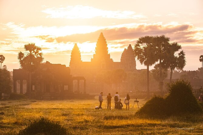 Private Angkor Sunrise Guided Tour - Srah Srang and breakfast break, with optional 4-course upgrade