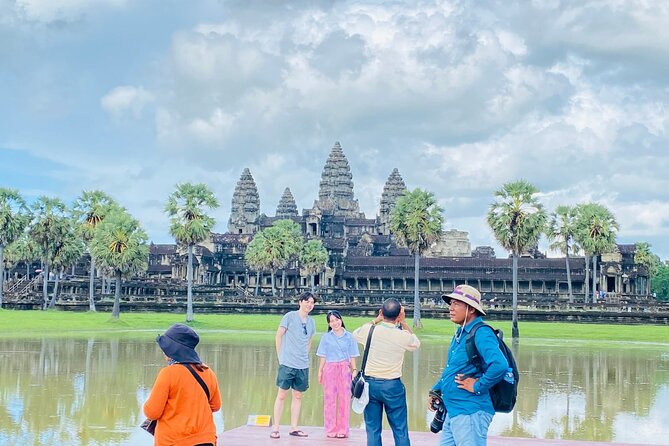 Private Angkor Wat and Lost Temple Jungle Tour - Stop 1: Angkor Wat for first impressions that actually sink in