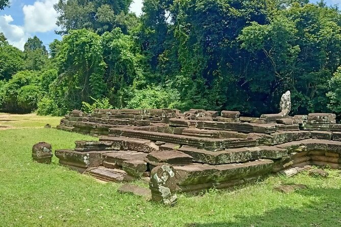 Private Angkor Wat Guided Sunset Tour - Bayon and Ta Phrom: Faces, Roots, and Temple Mood Shifts