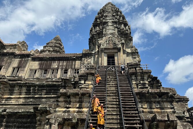 Private Angkor Wat Sunrise Tour with Lunch Included - What makes this Angkor Wat sunrise tour work